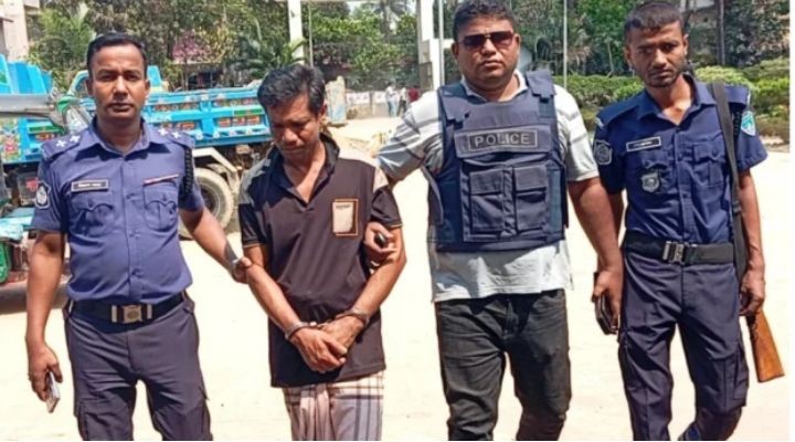 বাঁশখালীতে পুলিশের অভিযানে ইয়াবাসহ গ্রেপ্তার ১